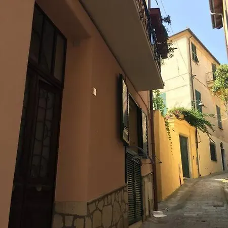 Casa Flora פינאלה ליגורה